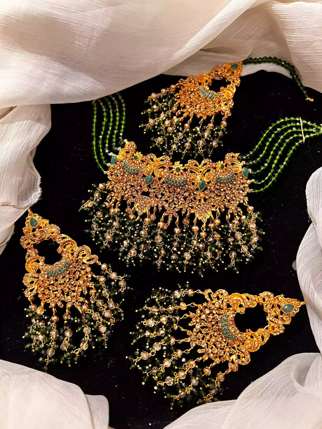 Zircon heavy pearl choker set