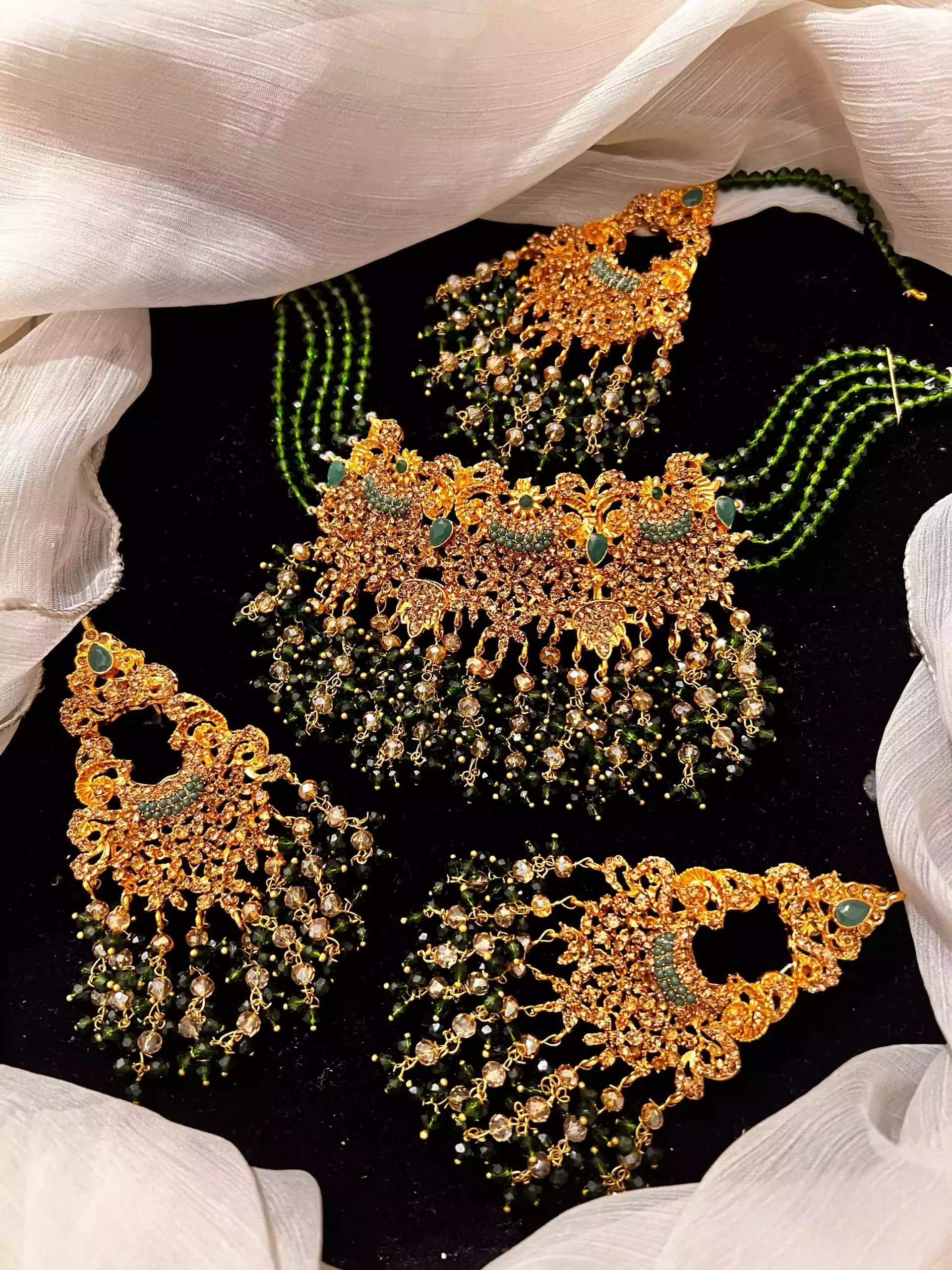 Zircon heavy pearl choker set