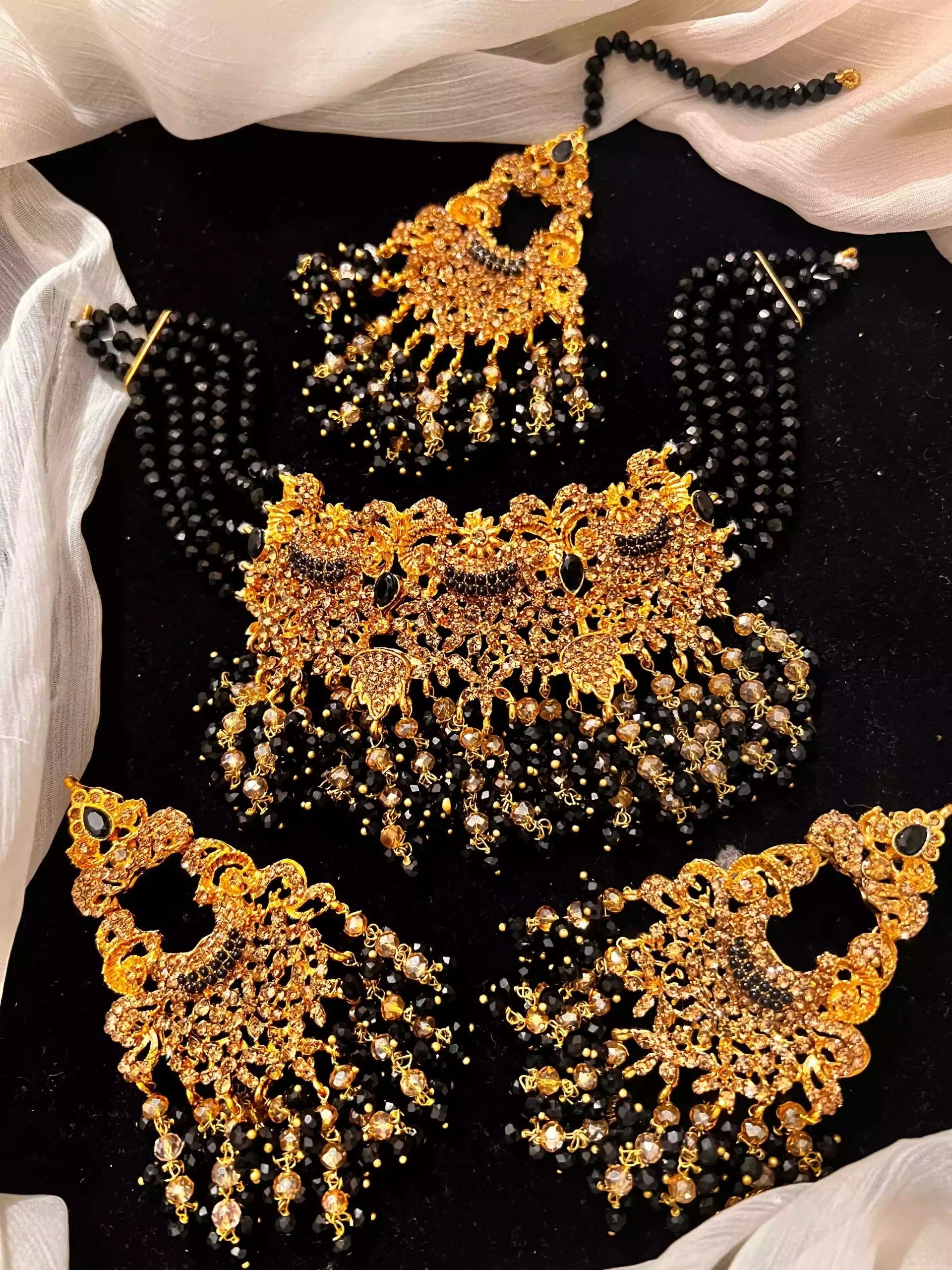 Zircon heavy pearl choker set