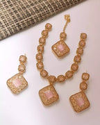 Zircon necklace set with teeka