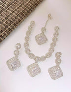 Zircon necklace set with teeka