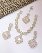 Zircon necklace set with teeka