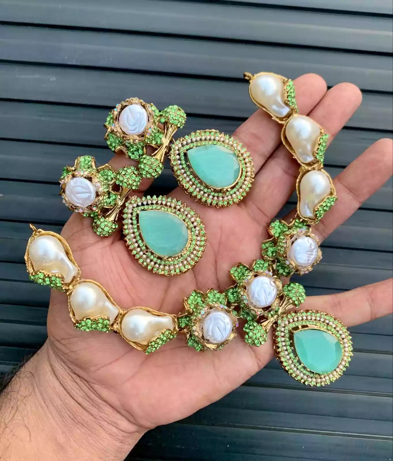 Crafted mother of pearl necklace set