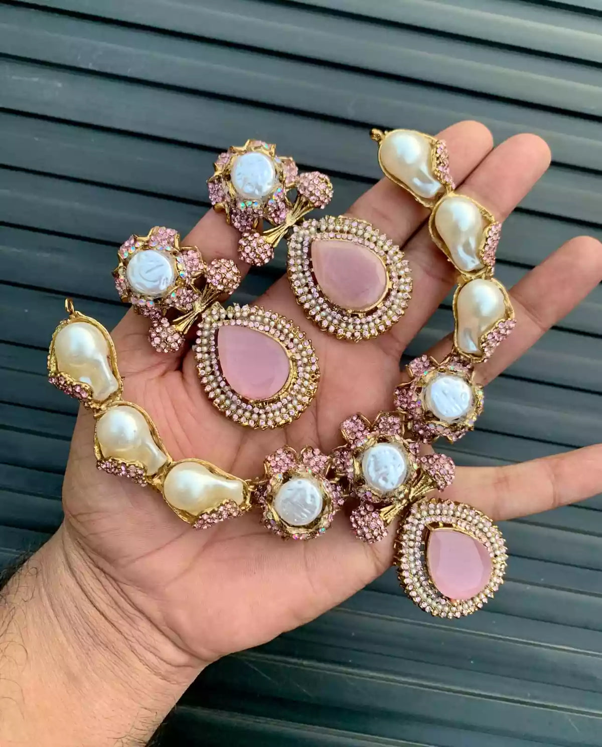 Crafted mother of pearl necklace set Main image