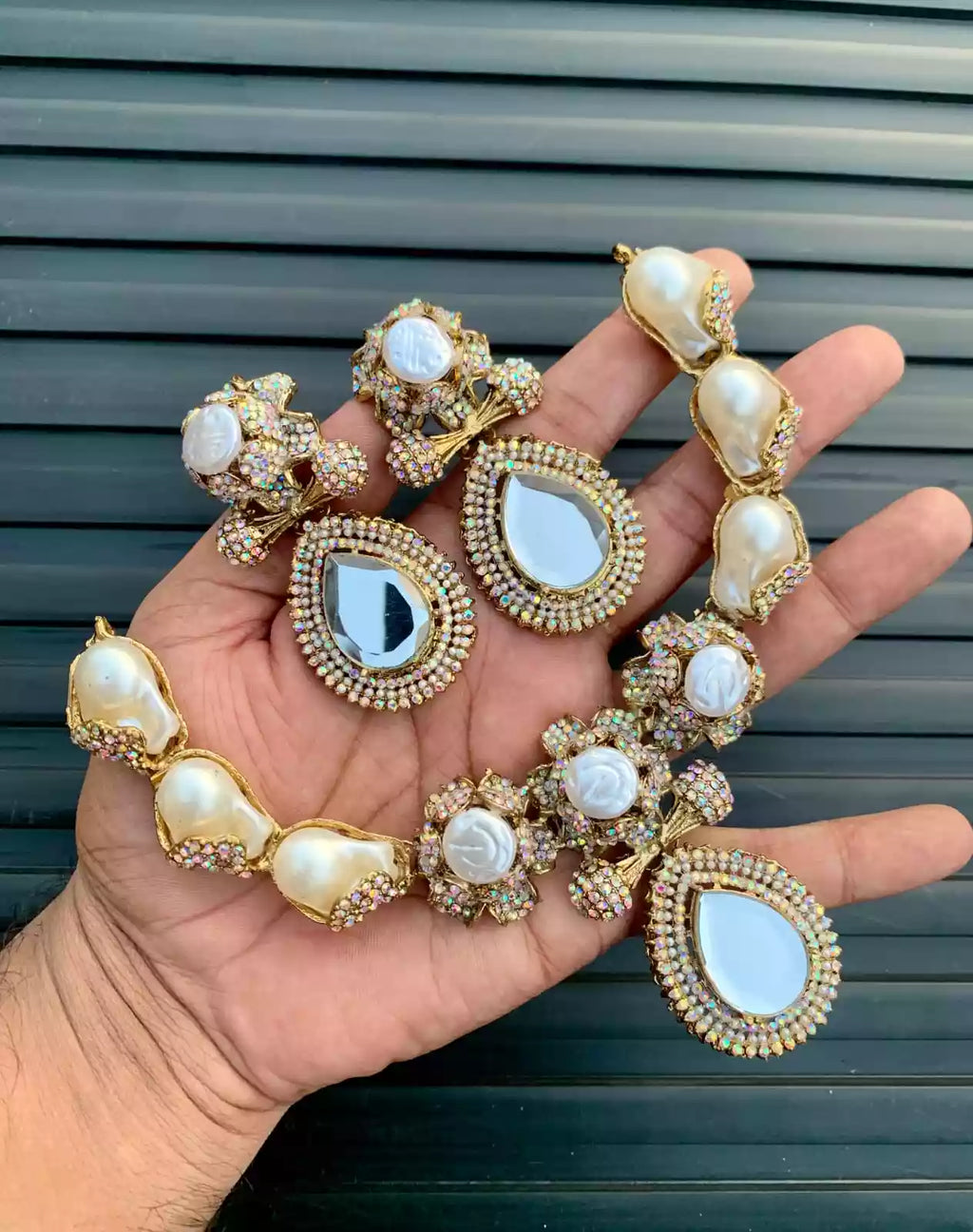 Crafted mother of pearl necklace set