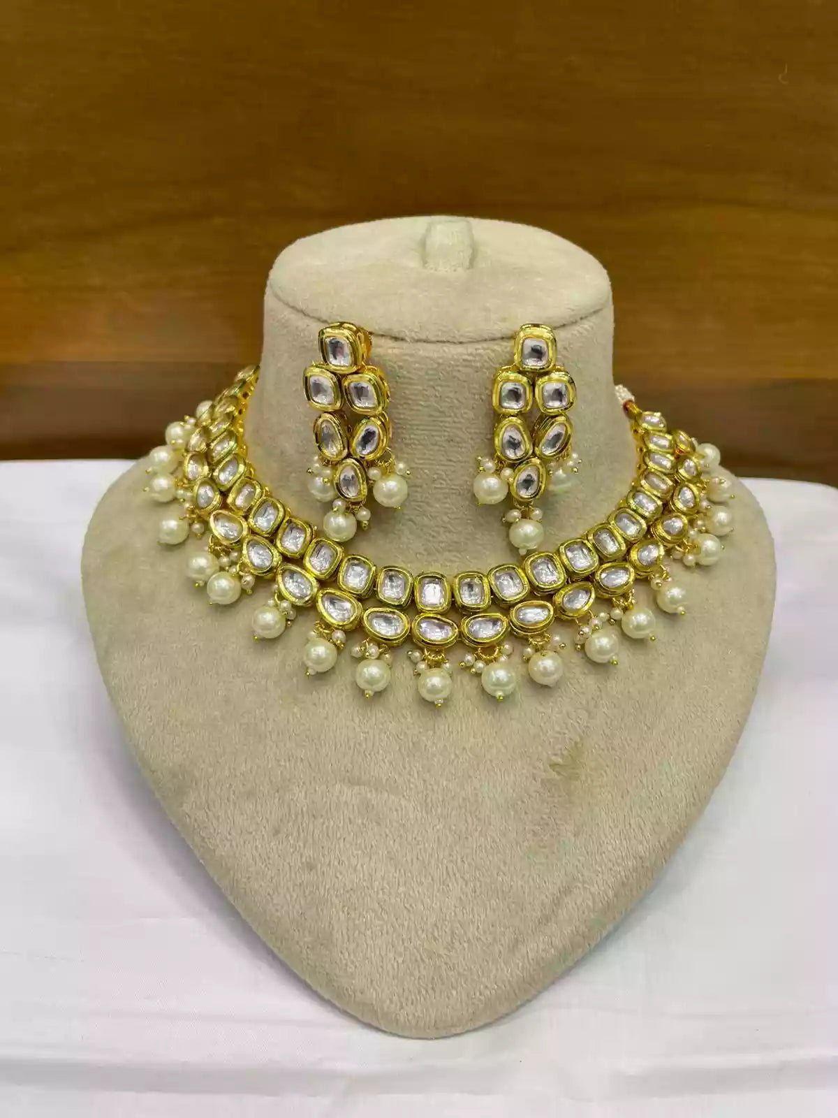 Indian kundan set with back meena Secondary image