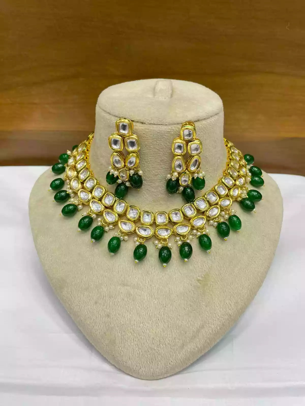 Indian kundan set with back meena Main image