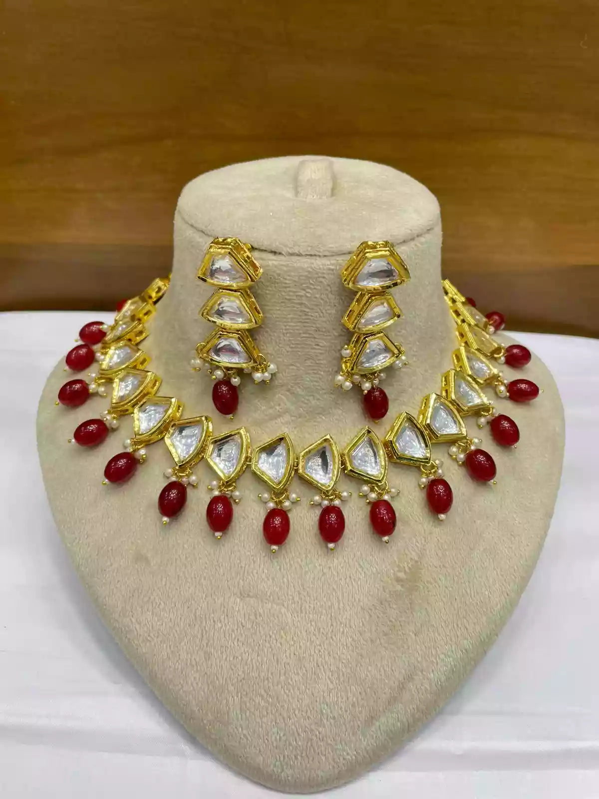 Indian kundan set with back meena Secondary image