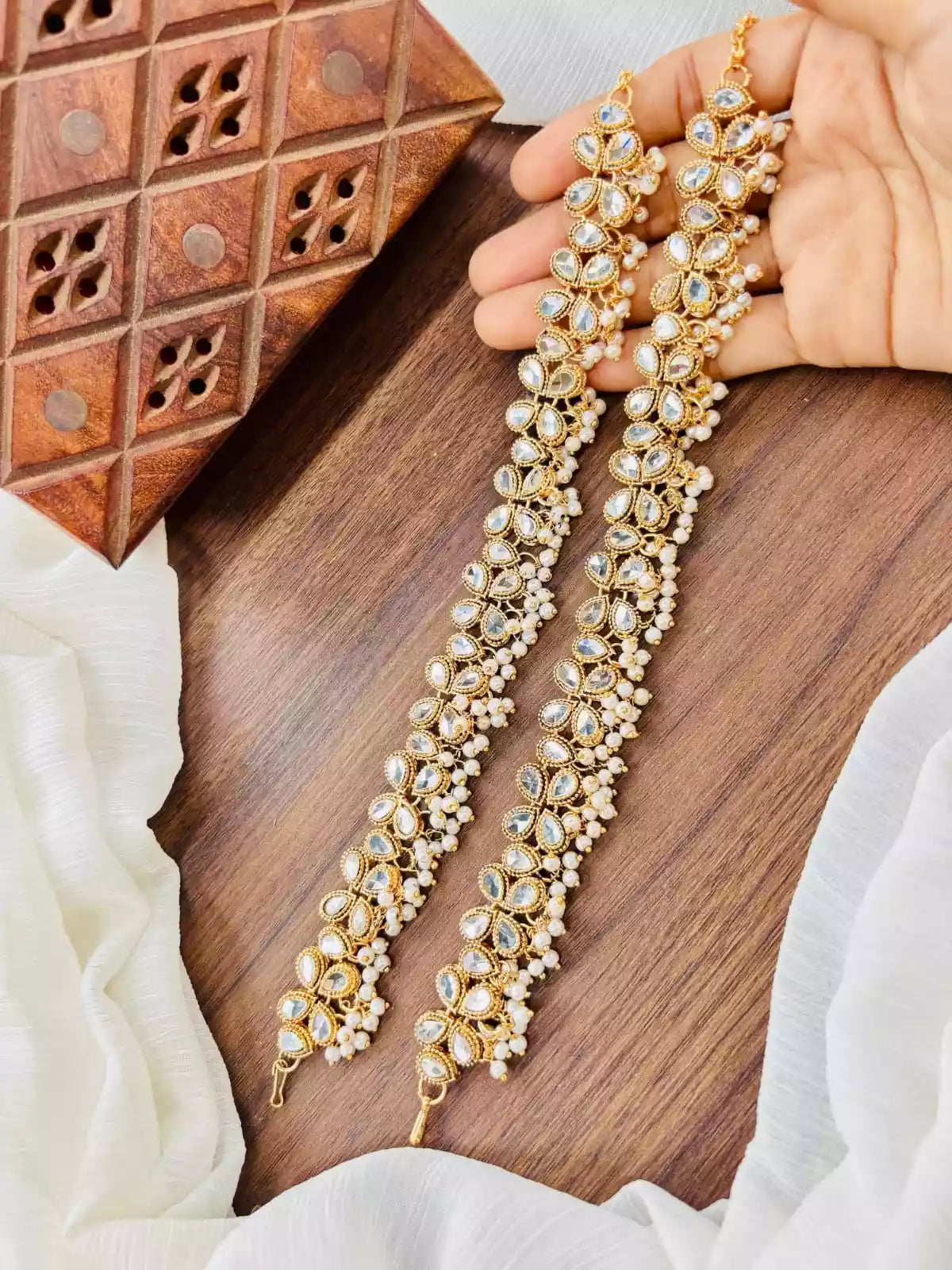 Kundan pazaib pair