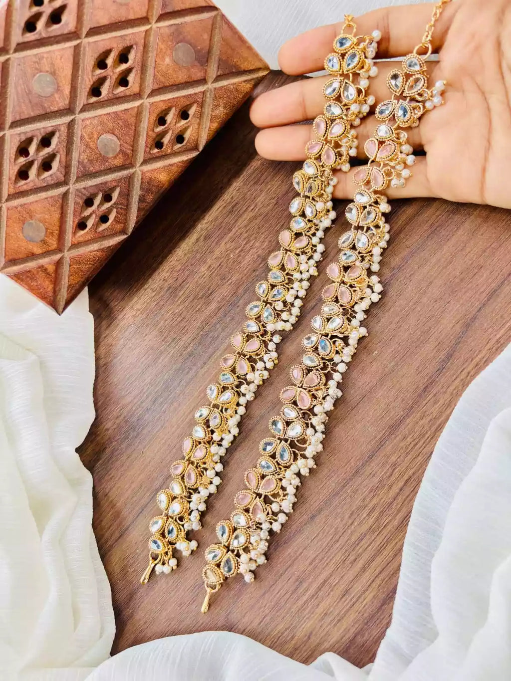 Kundan pazaib pair