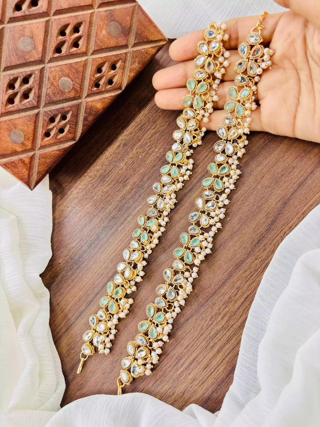 Kundan pazaib pair