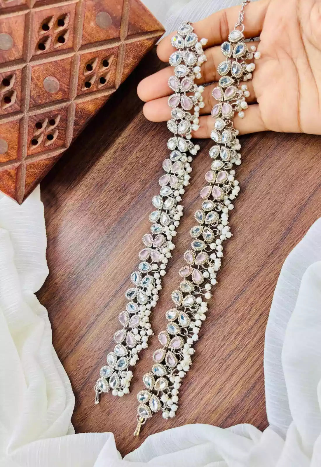 Kundan pazaib pair