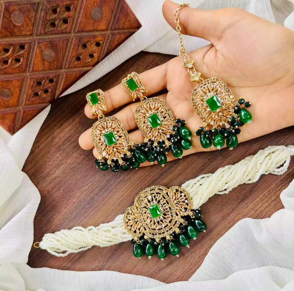 Zircon choker set with teeka
