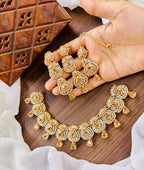 Zircon necklace set with teeka