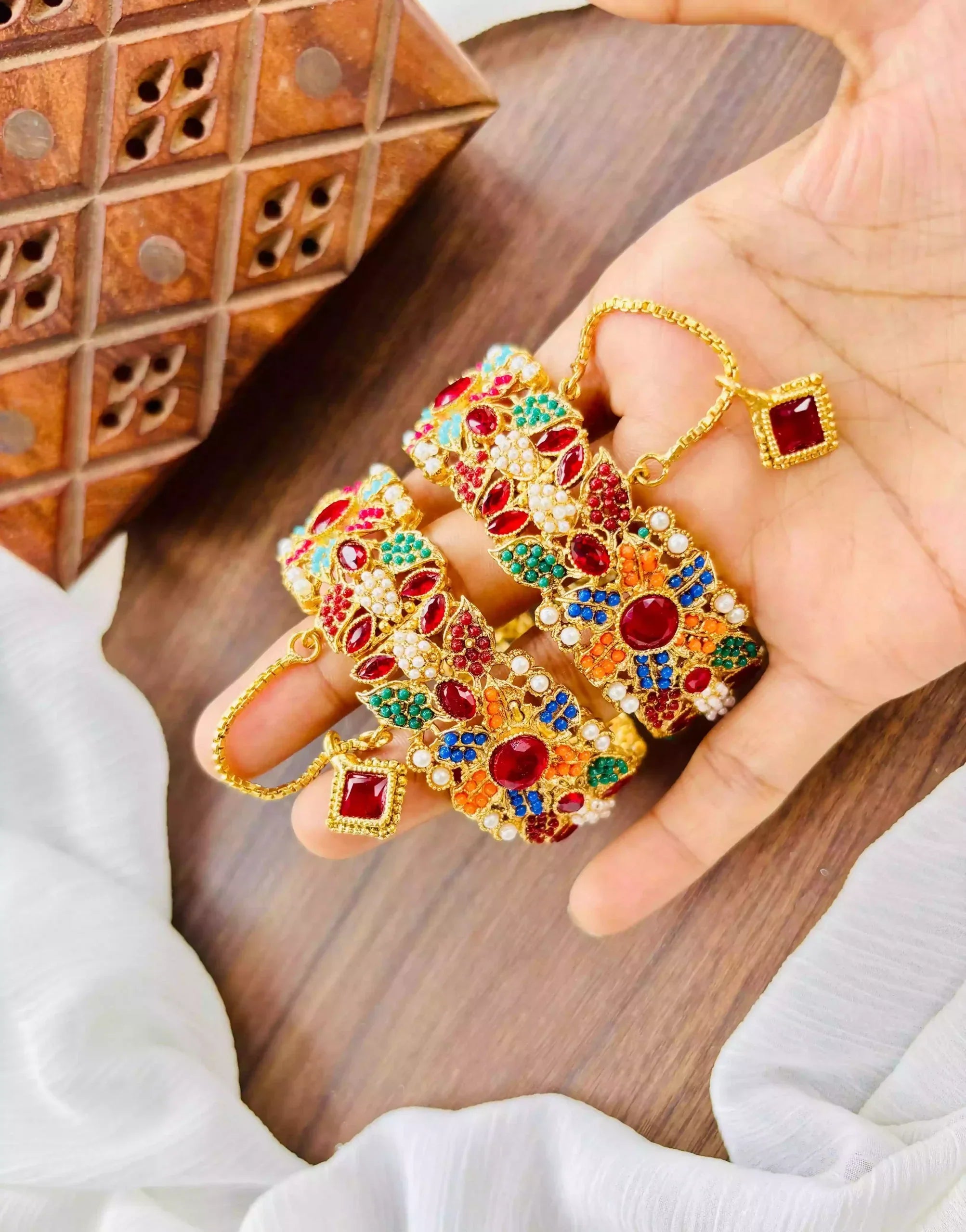 Zircon openable bangle pair