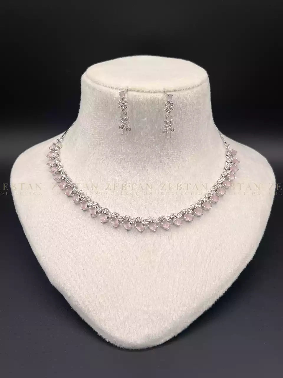 American diamond necklace set Secondary image