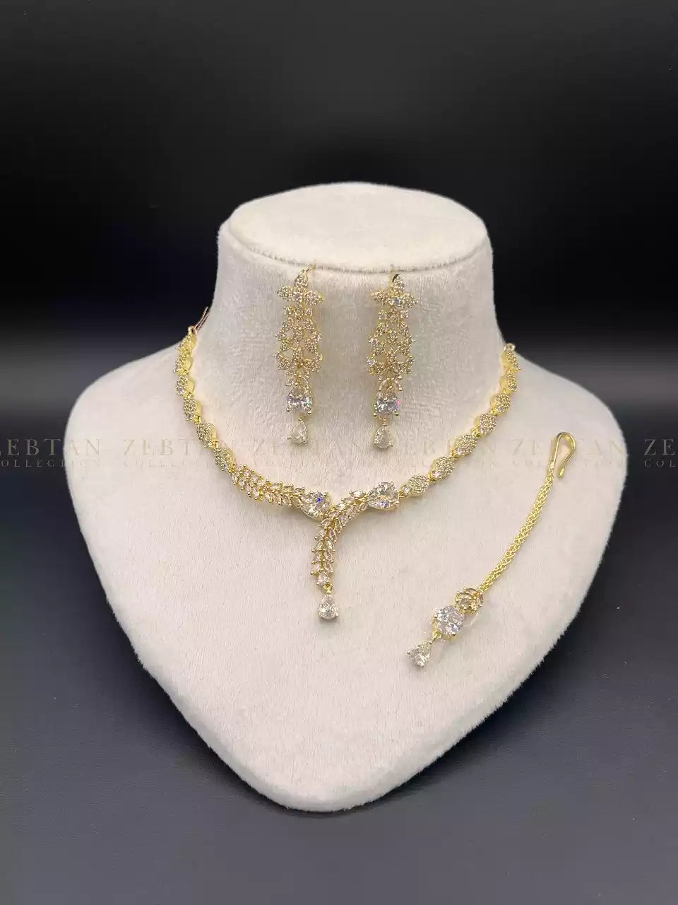 American diamond necklace set Secondary image