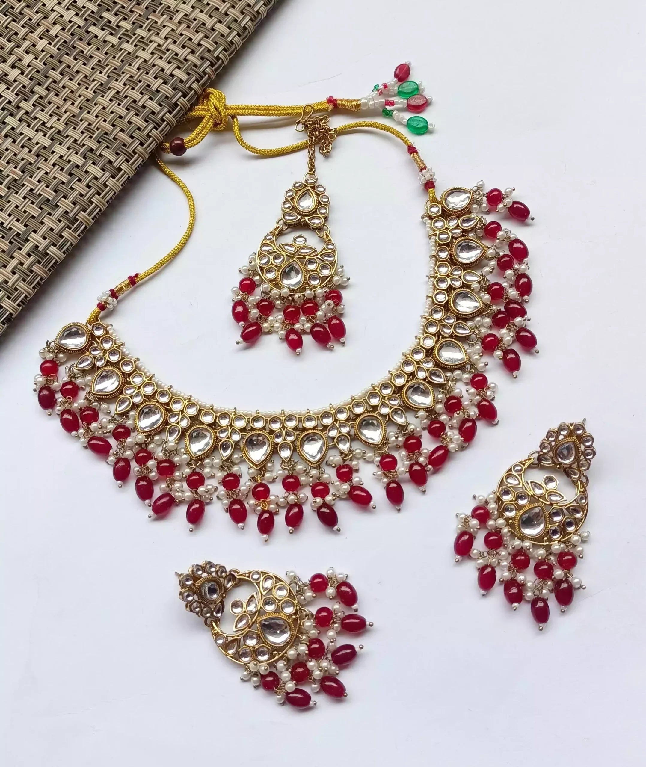 Kundan necklace set with teeka Secondary image