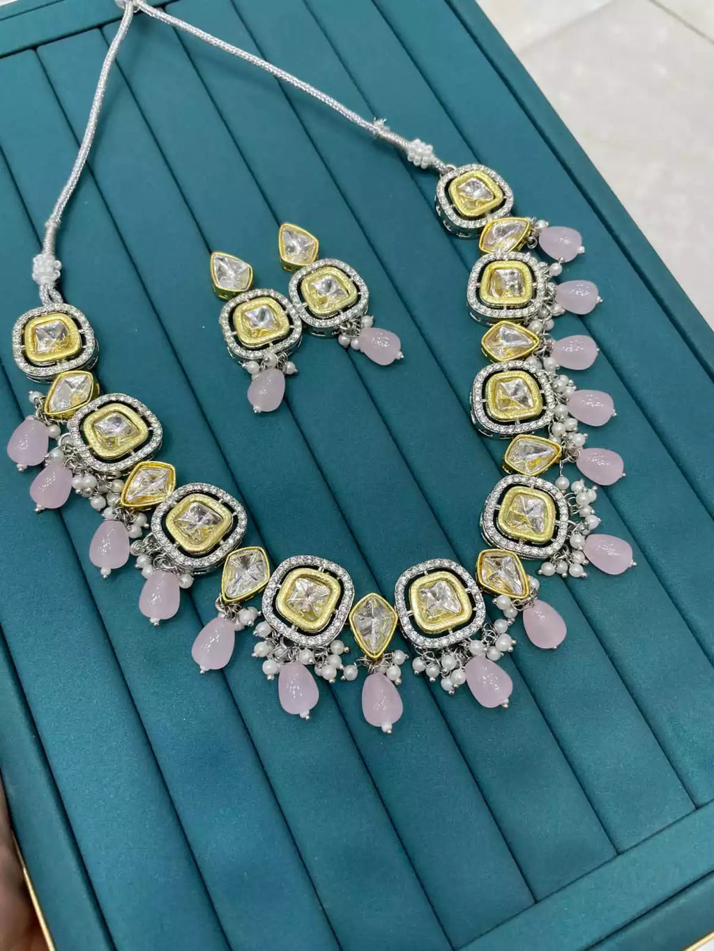 Uncut kundan necklace set