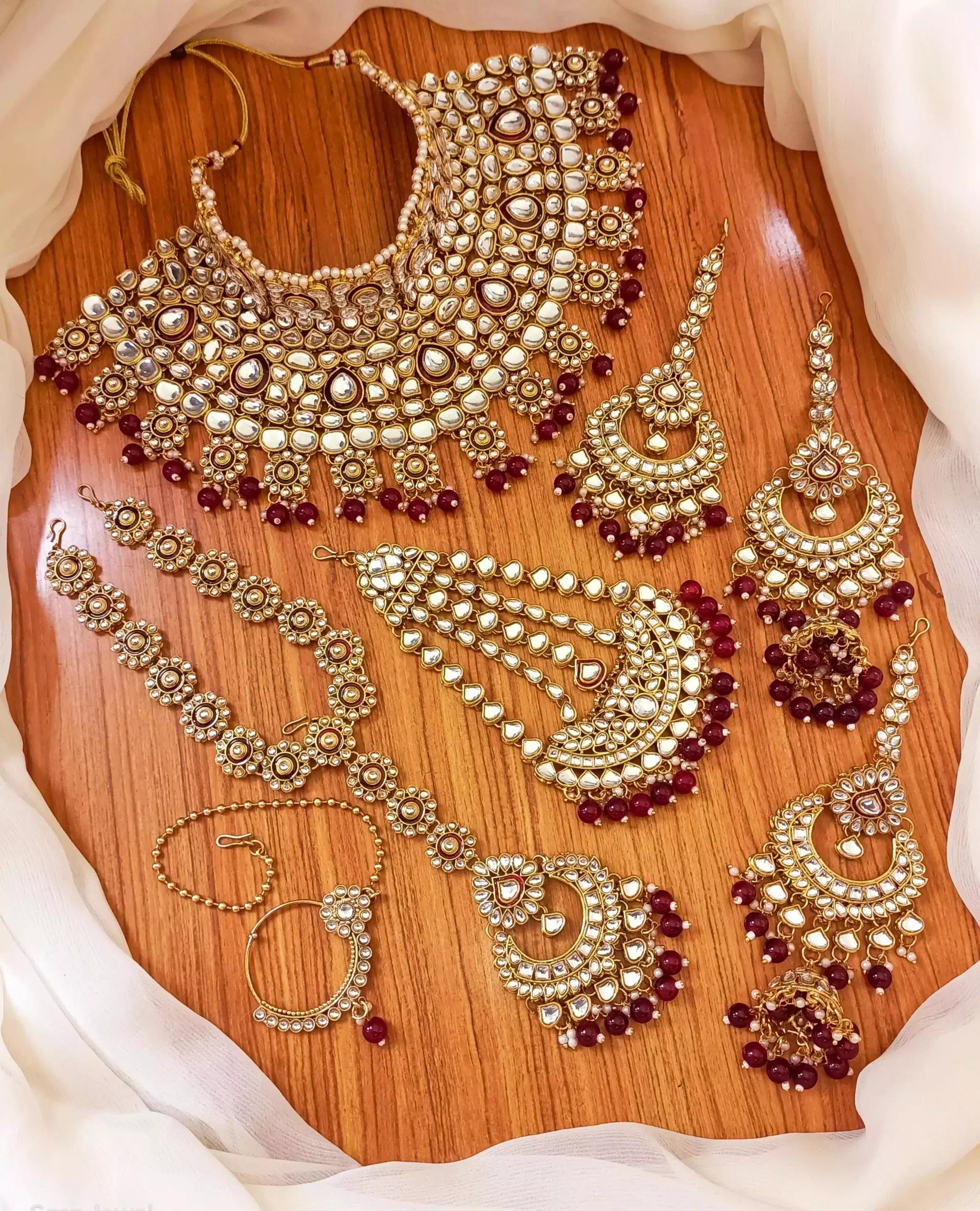 Indian kundan complete bridal set Main image