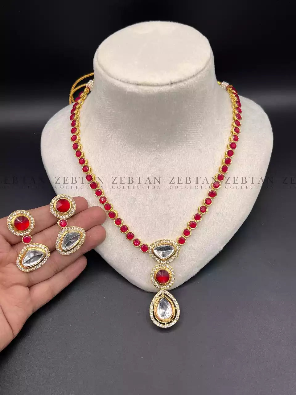 Elegant maala with kundan pendant