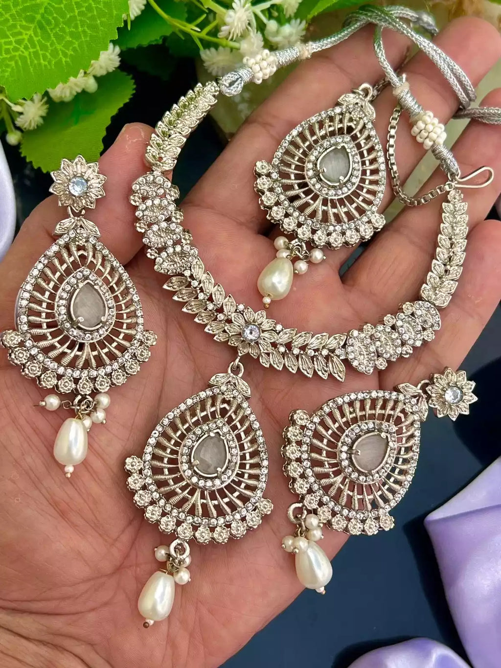 Silver plated designer necklace set