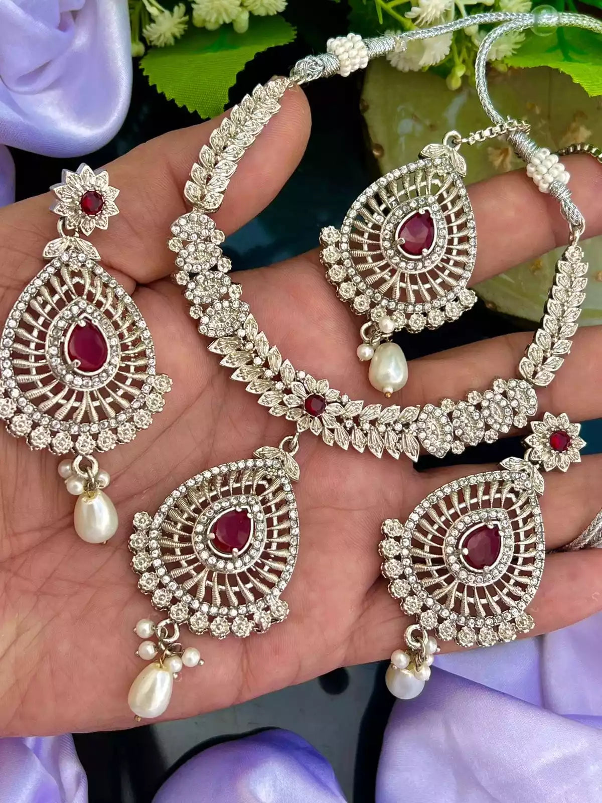 Silver plated designer necklace set Secondary image