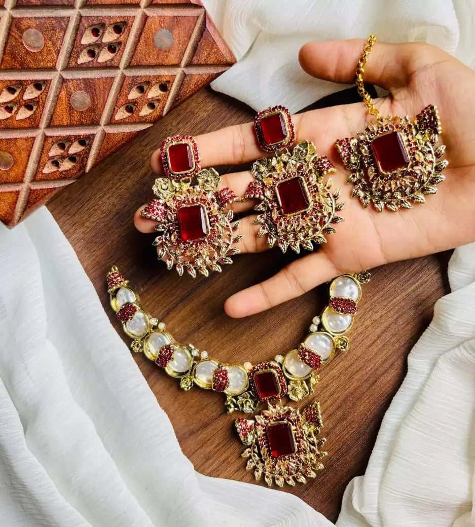 Handmade MOP necklace set Main image