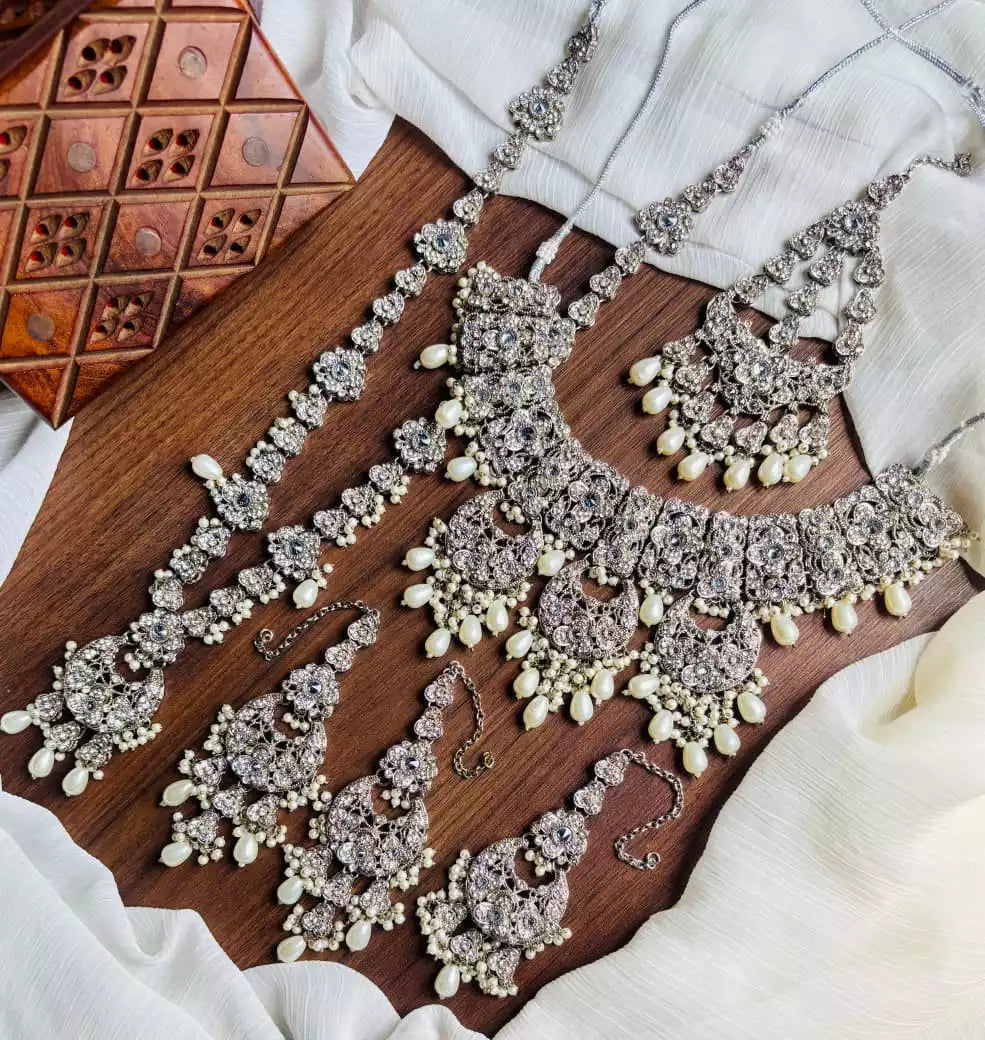 Zircon complete bridal set