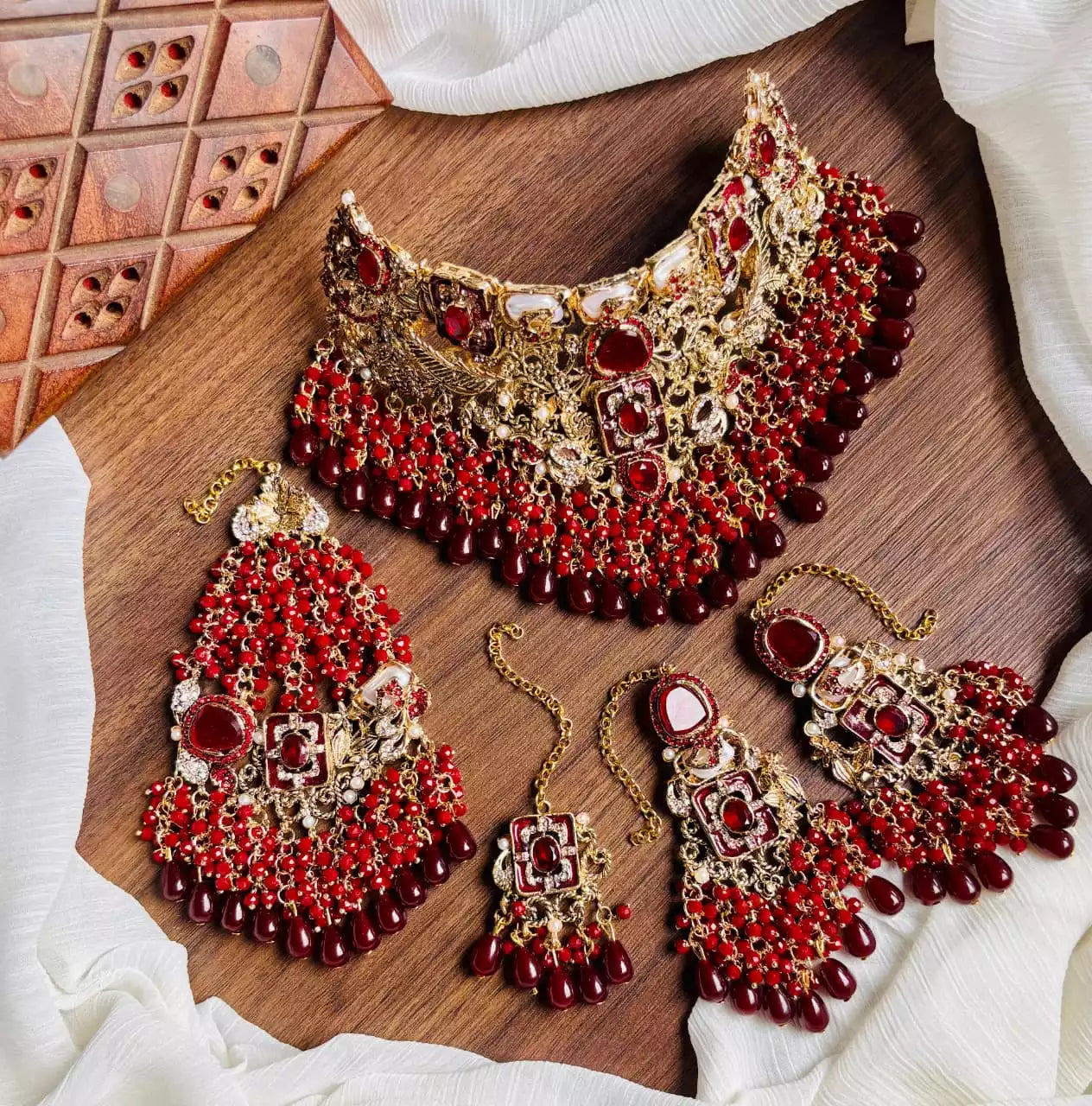 Handmade designer bridal set Main image