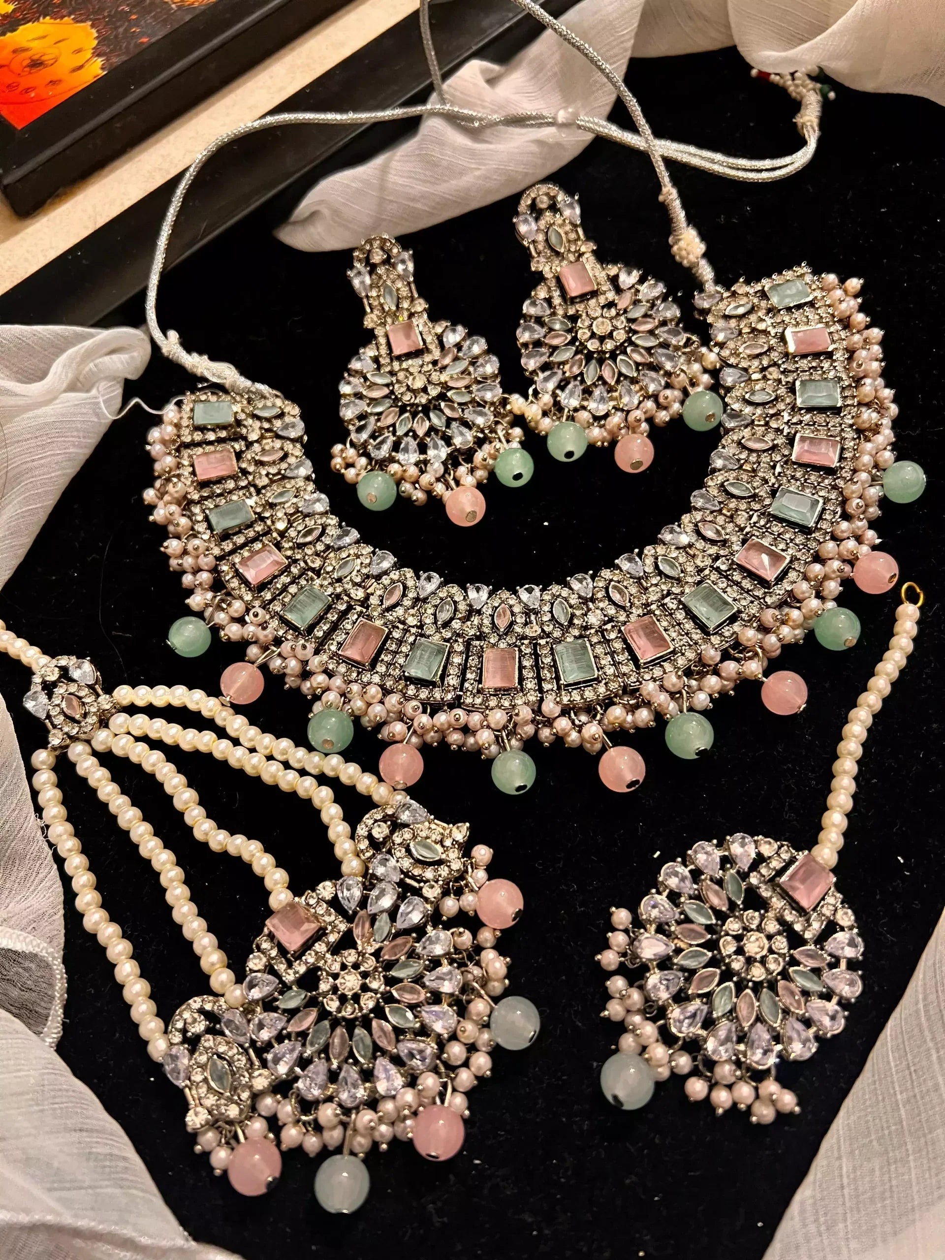 Zircon bridal set Main image