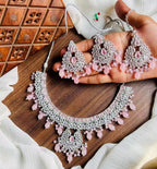 Zircon necklace set with teeka