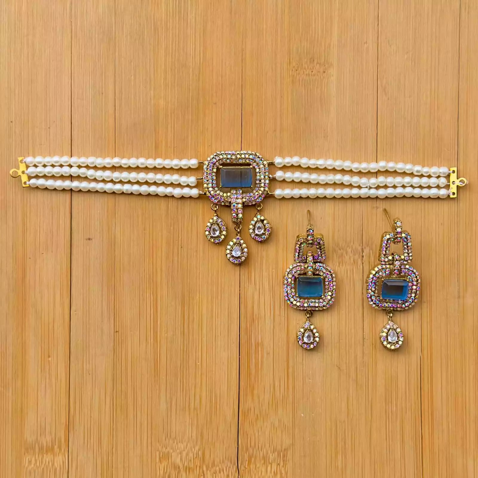 Elegant zircon choker set