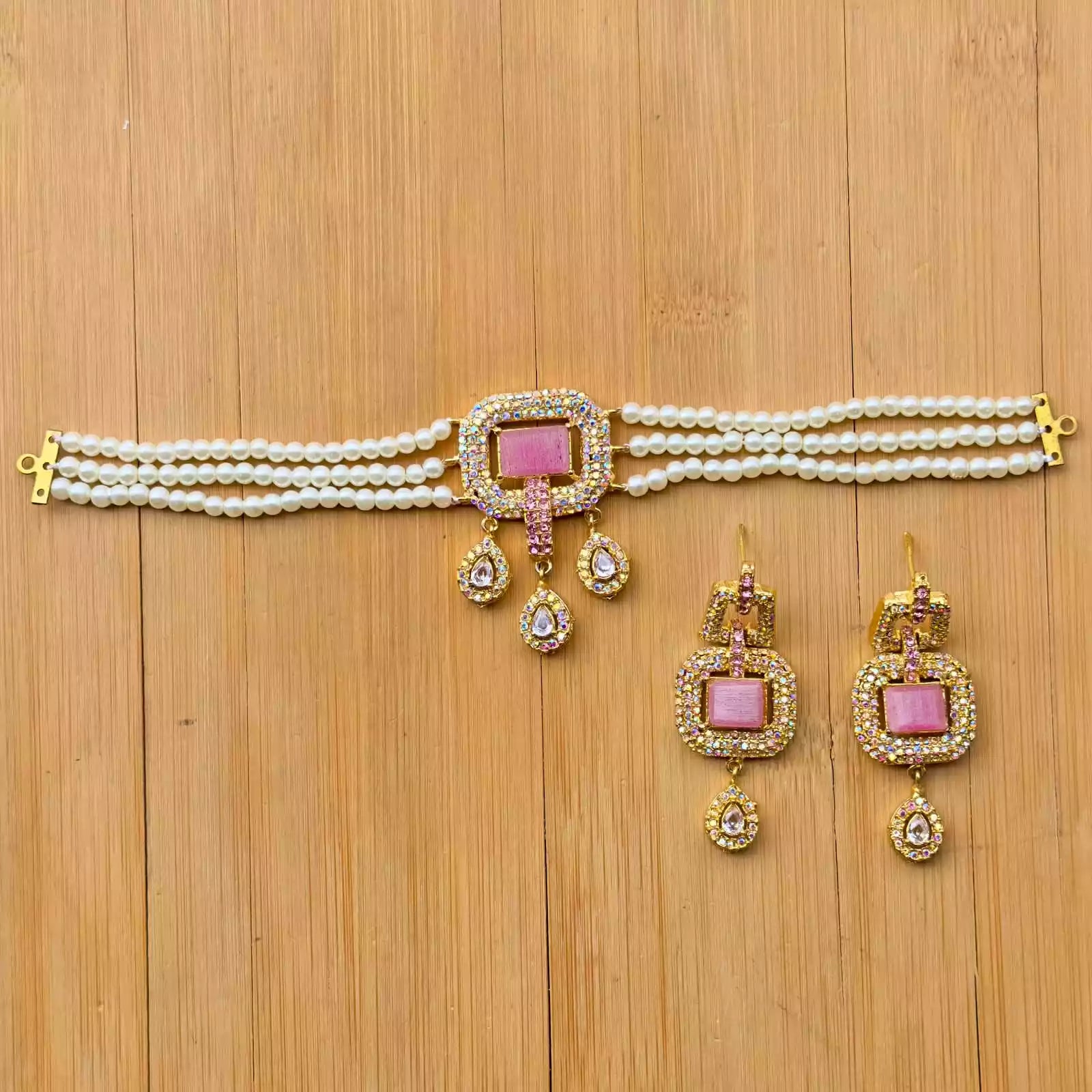 Elegant zircon choker set