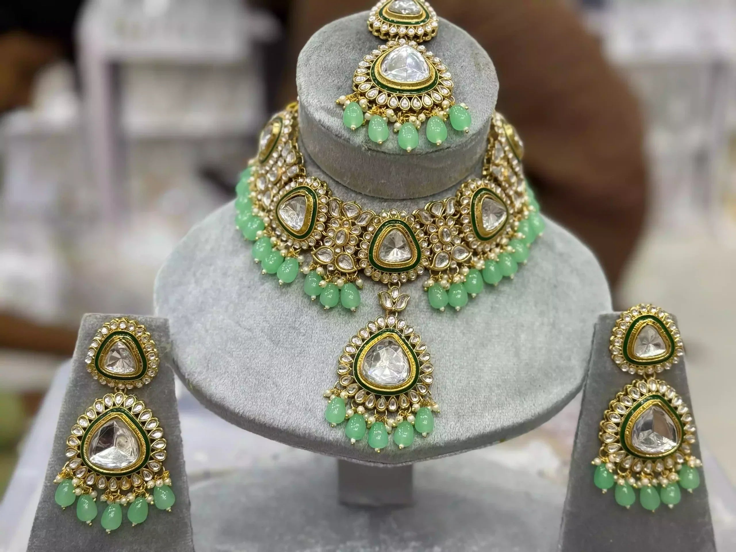 Indian kundan necklace set with teeka Secondary image
