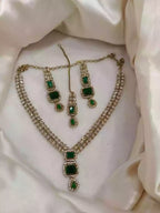 Zircon necklace set with teeka
