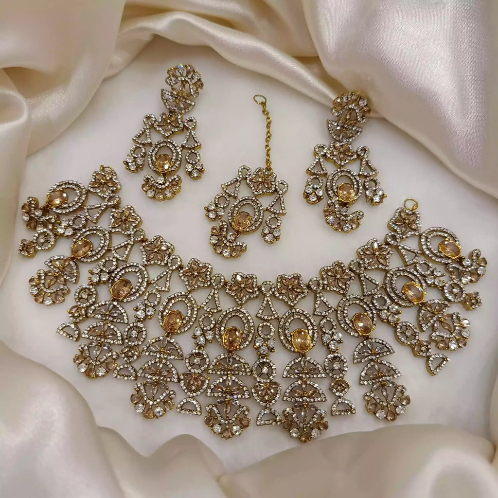 Zircon bridal set with teeka