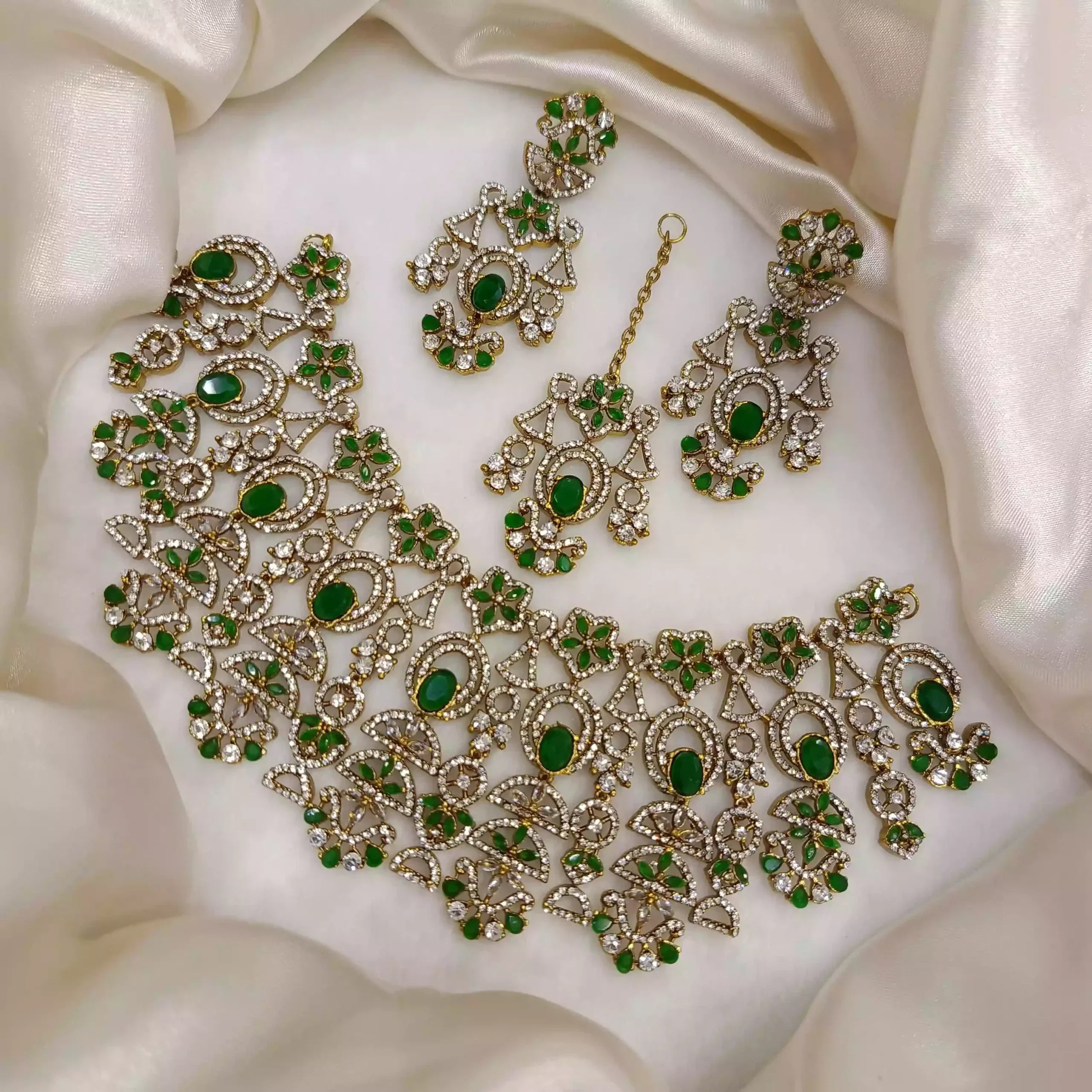 Zircon bridal set with teeka Secondary image