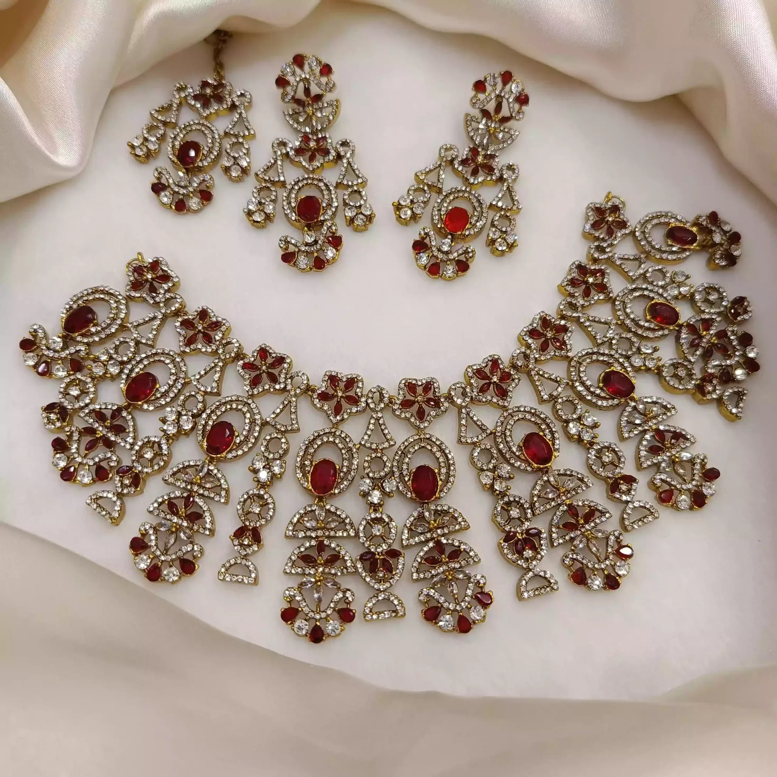 Zircon bridal set with teeka Main image