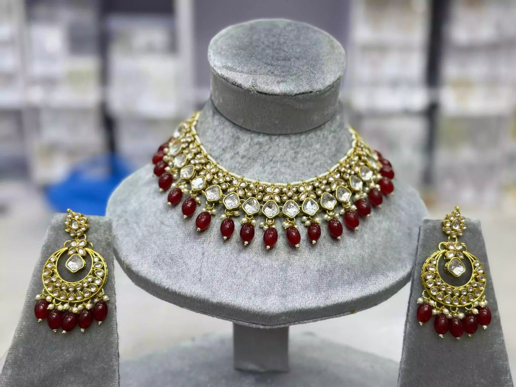 Kundan necklace set with teeka