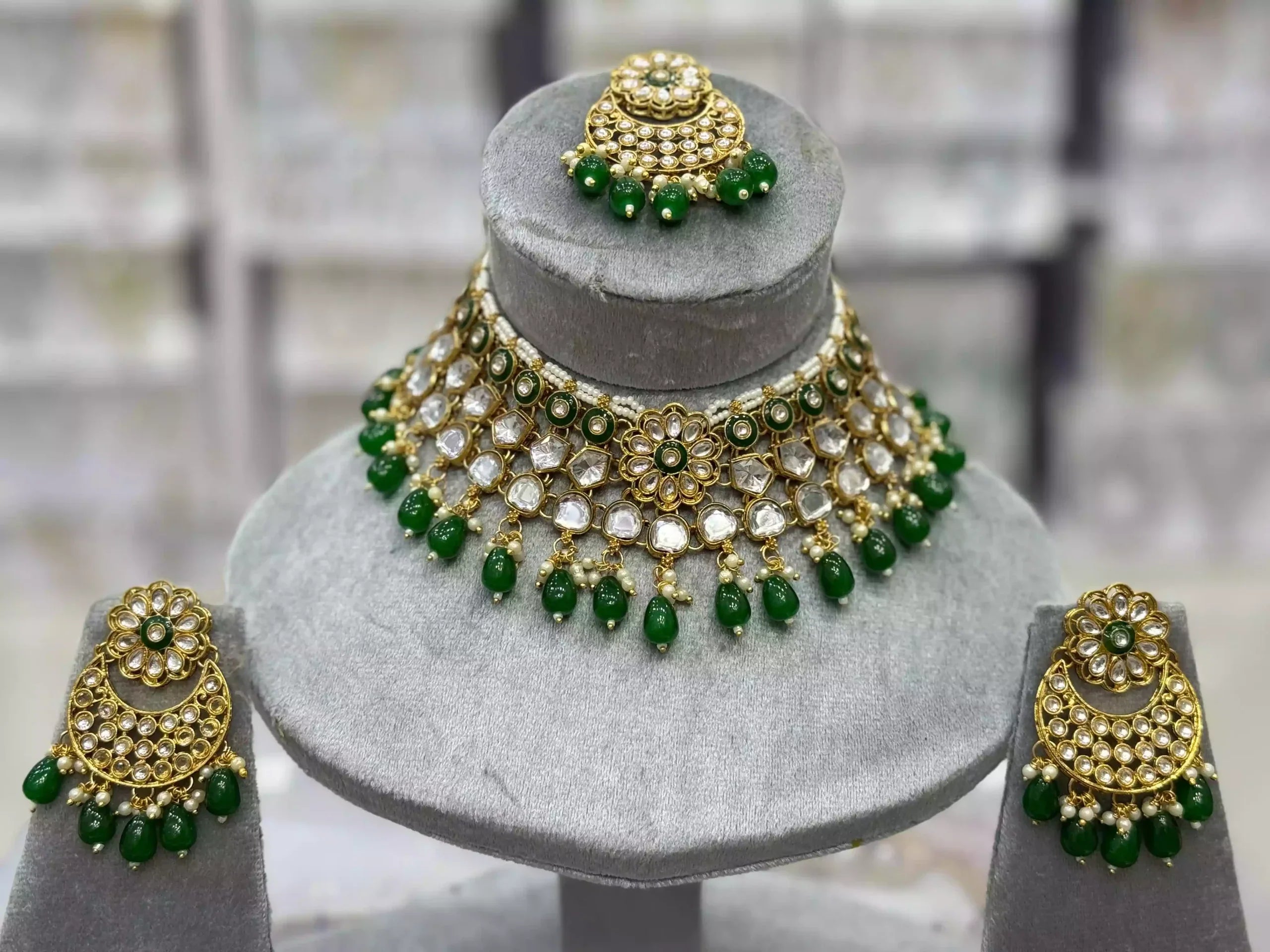 Kundan necklace set with teeka