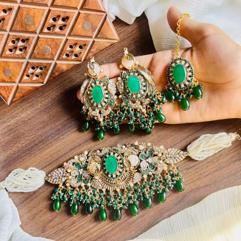 Handmade choker set
