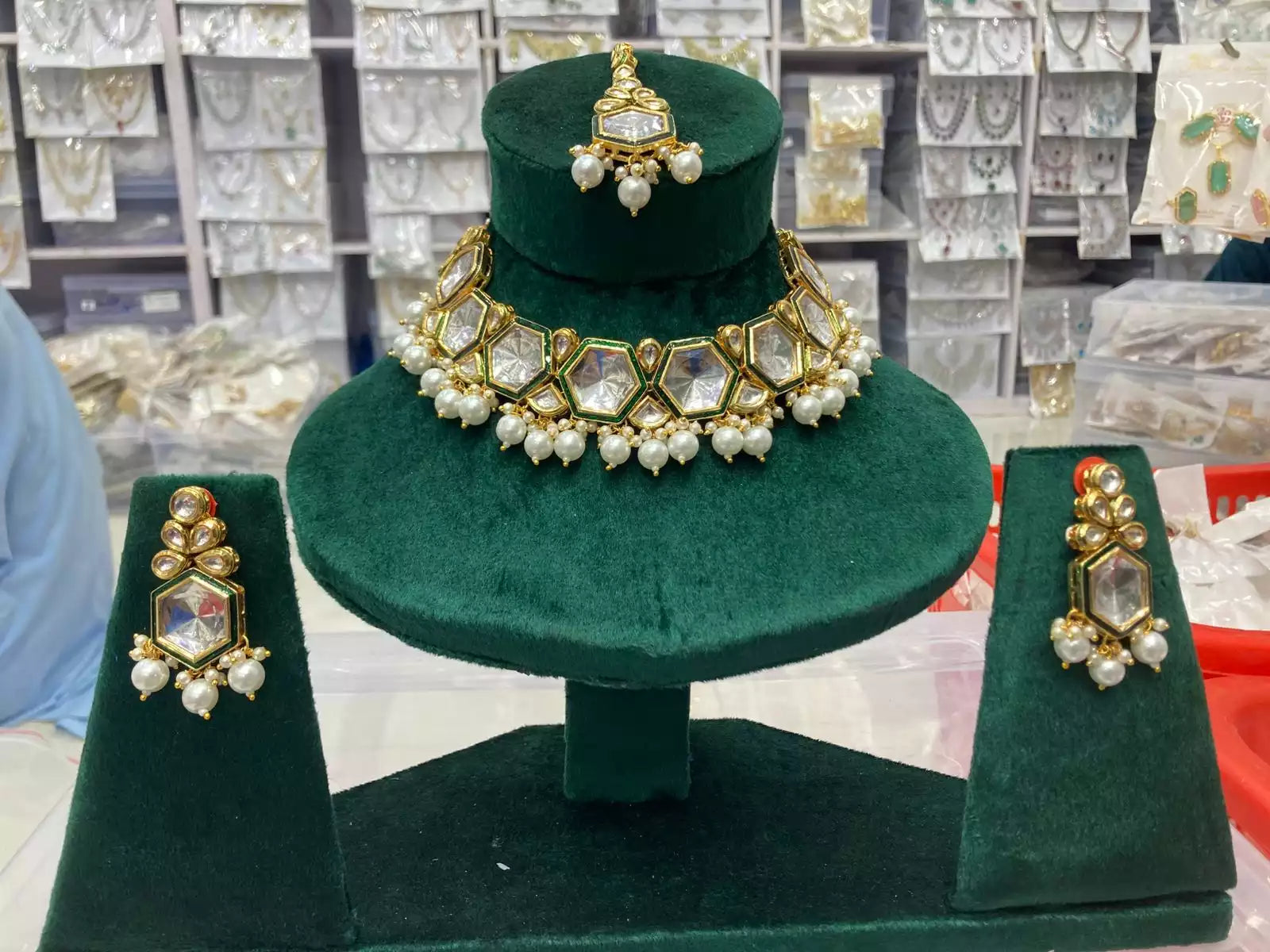 Indian kundan necklace set Main image