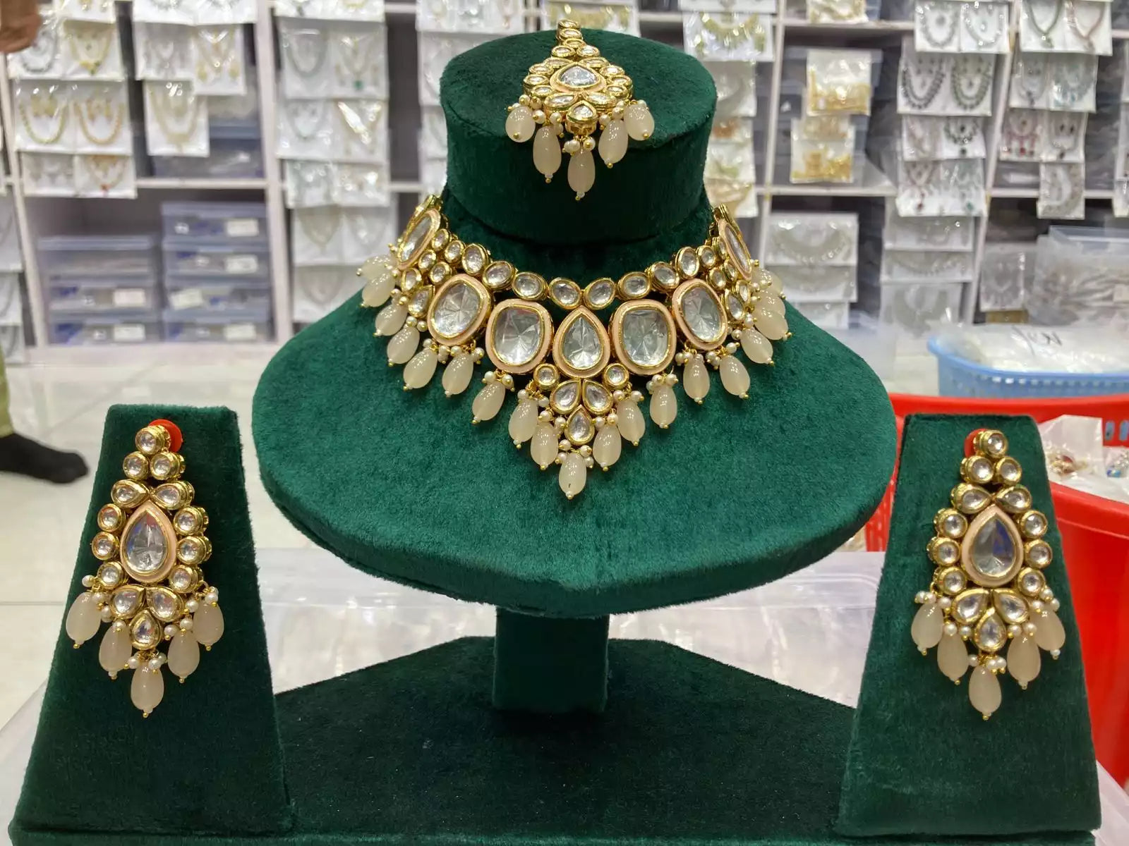 Indian kundan necklace set