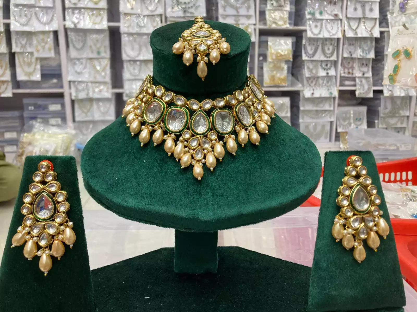 Indian kundan necklace set Main image