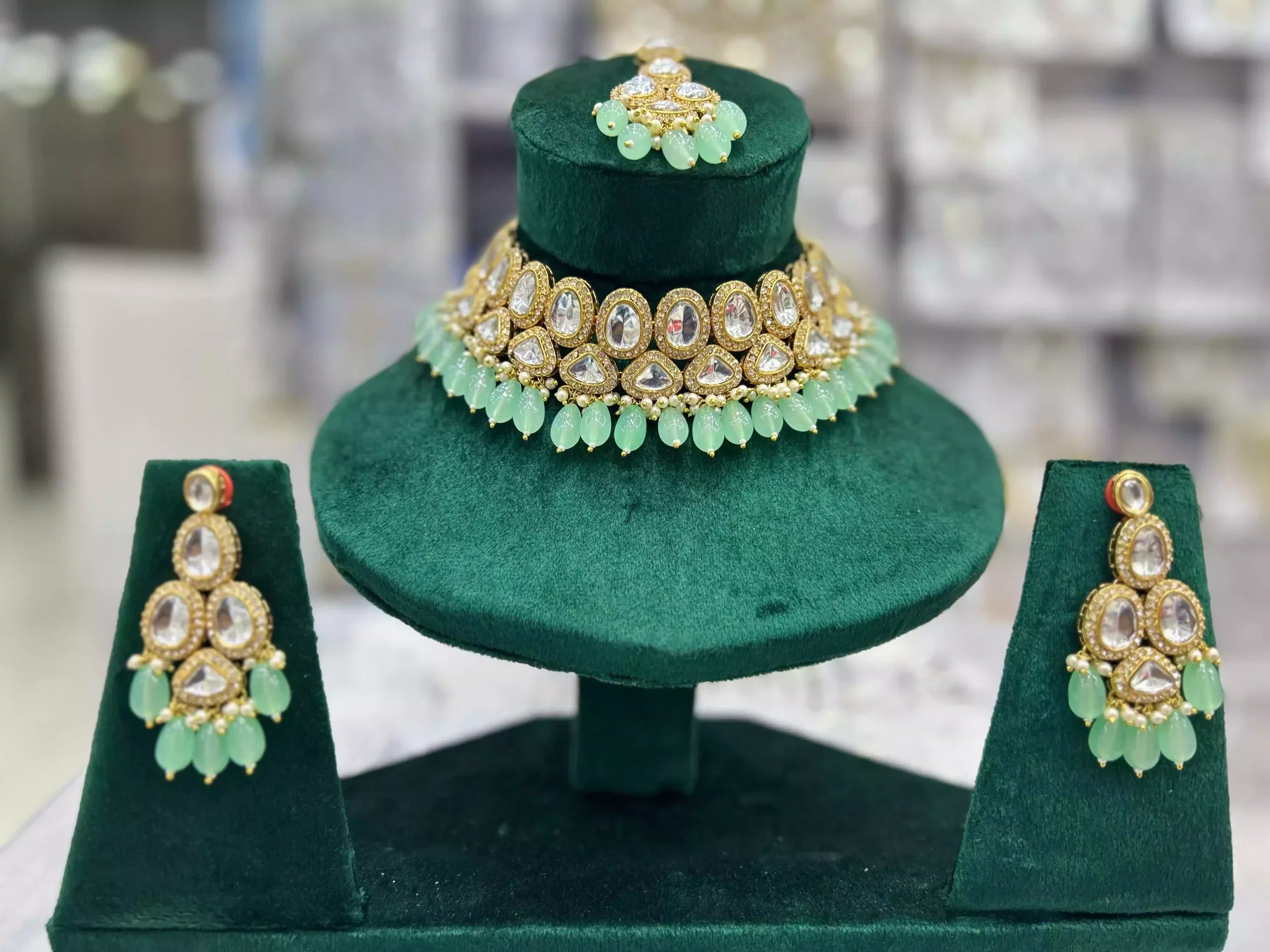 Indian kundan necklace set Secondary image