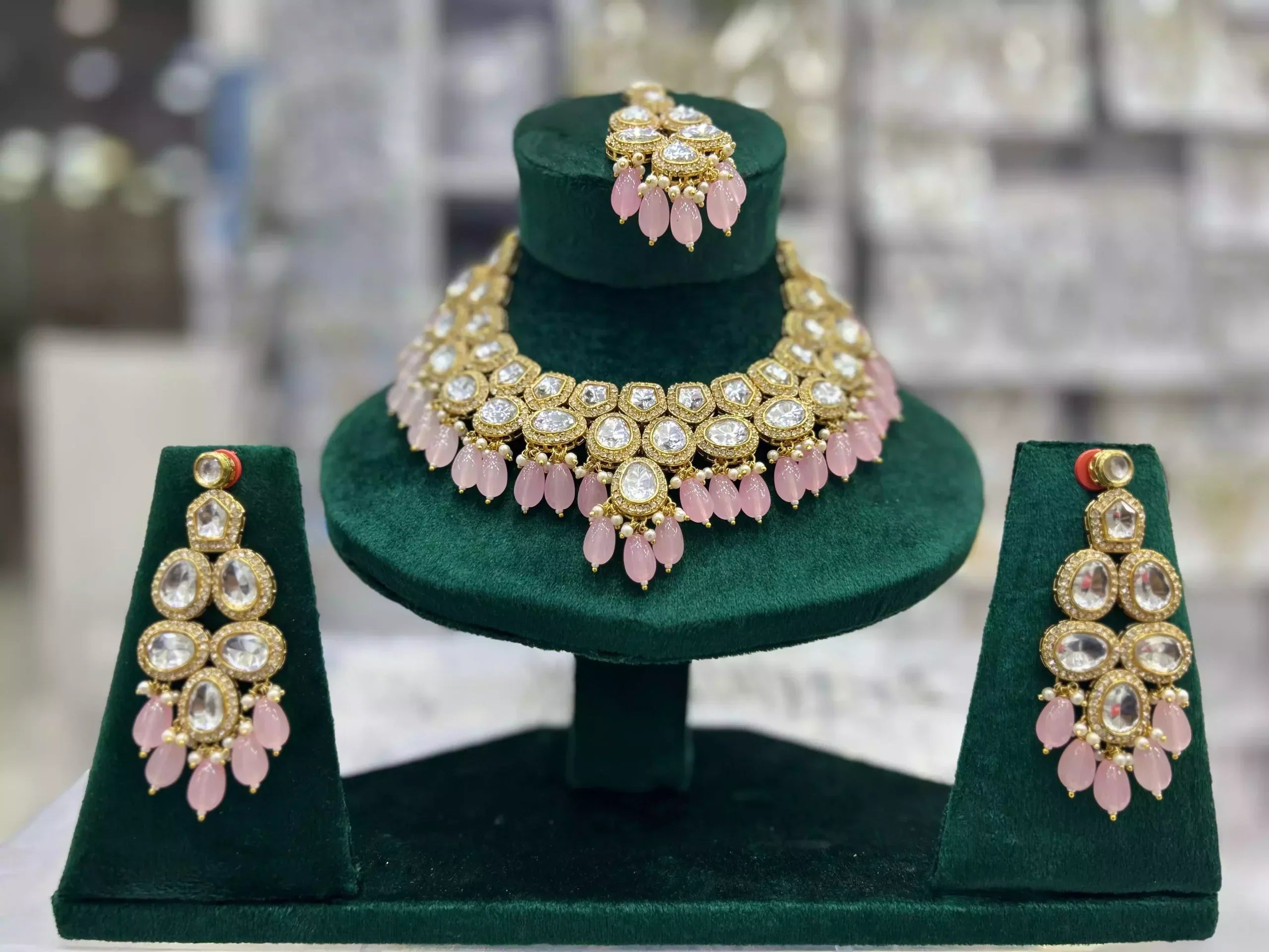 Indian kundan necklace set Secondary image