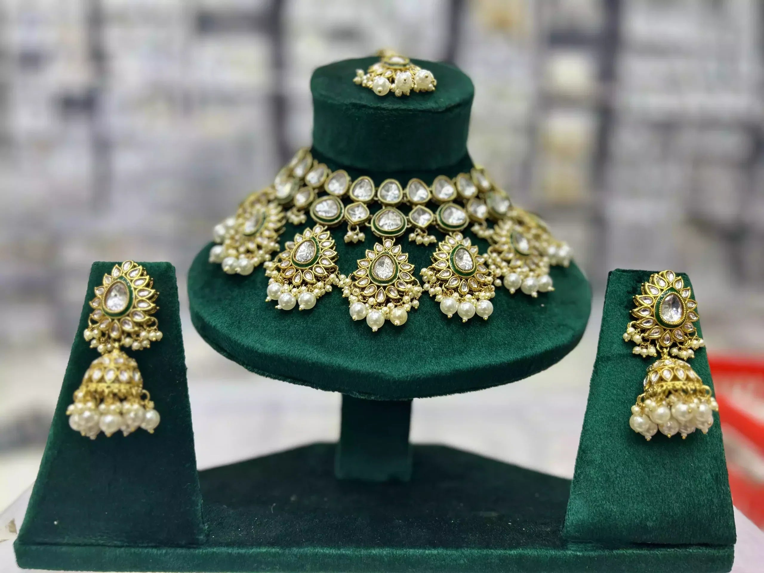 Indian kundan necklace set Secondary image