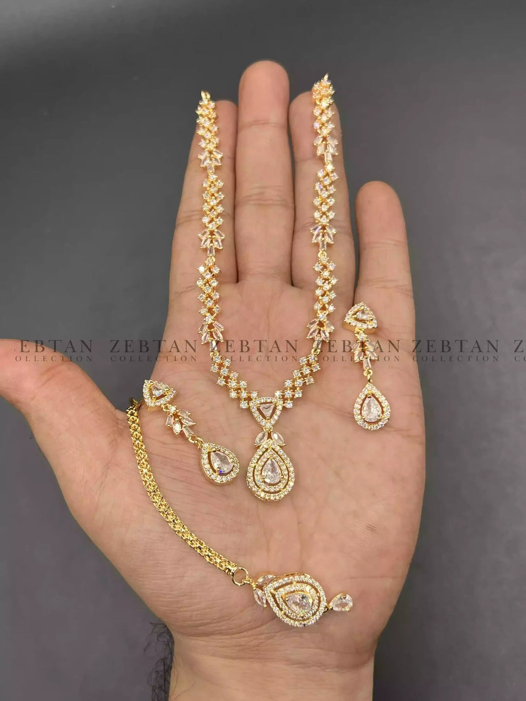 Delicate AD zircon necklace set