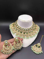 Indian kundan bridal set with teeka